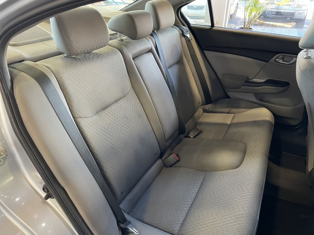 Honda Civic LX 2015 — photo 12