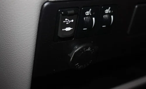 2017 TOYOTA SIENNA LE AWD — photo 12