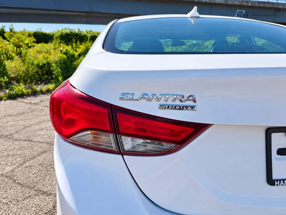 2016 Hyundai Elantra se sport — photo 5