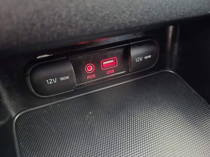 Kia Forte 2020 LX + MANUEL + CAMERA + BLUETOOTH +++ — photo 17