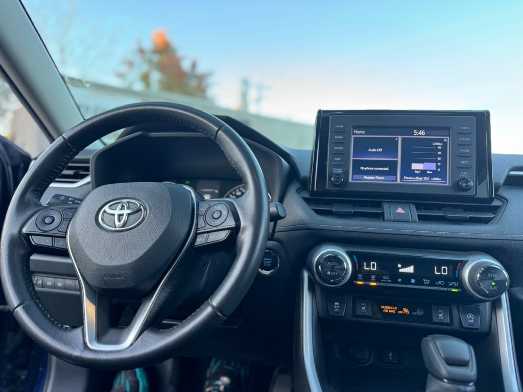 Toyota RAV4 XLE 2022 — photo 11