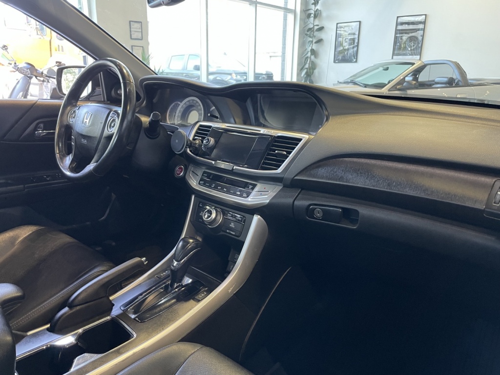 Honda Accord Touring 2015 — photo 33