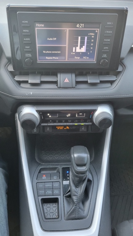 Toyota RAV4 LE 2020 — photo 10