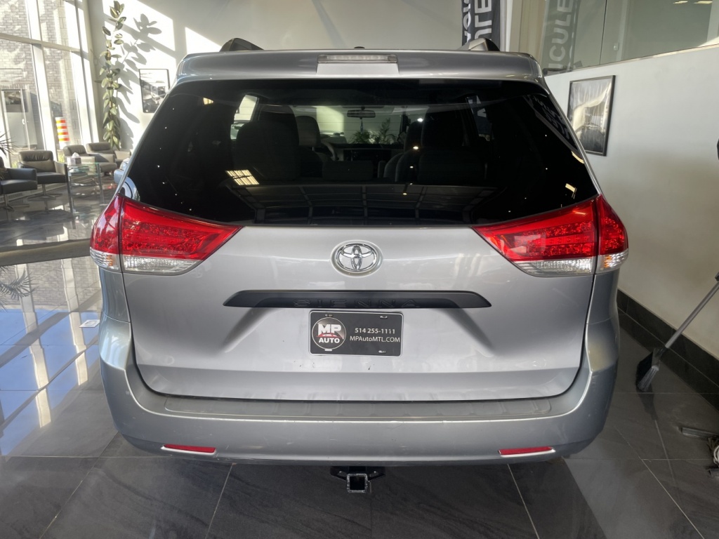 Toyota Sienna CE 2012 — photo 5
