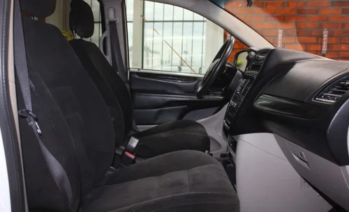 2017 DODGE GRAND CARAVAN SXT STOW AND GO — photo 9