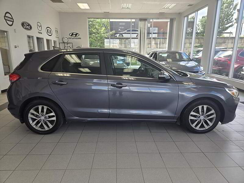Hyundai Elantra GT 2018 / AUTO + CAMERA + BLUETOOTH +++ — photo 5
