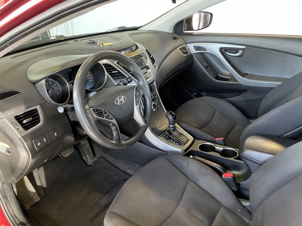 Hyundai Elantra GL 2016 — photo 18