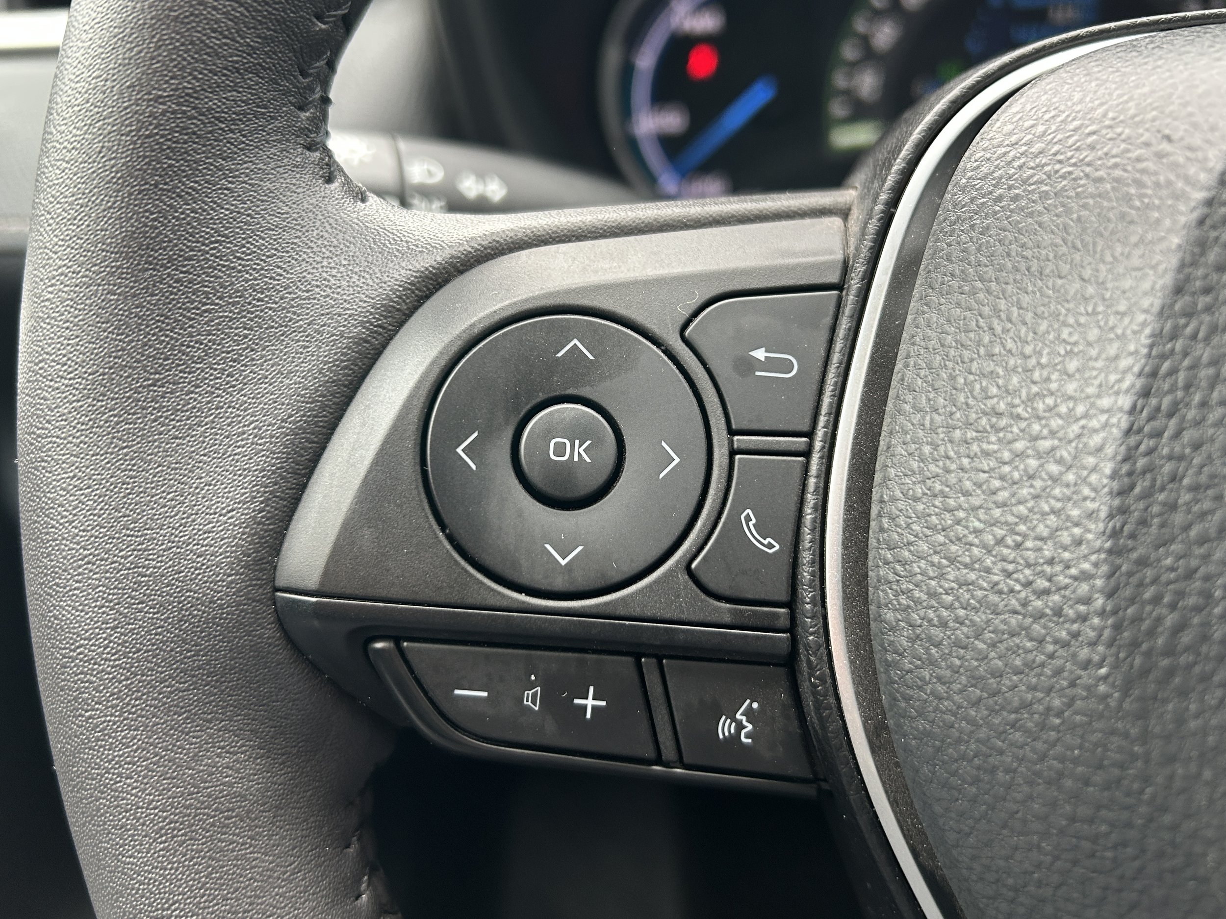 Toyota RAV4 XLE Hybrid 2024 — photo 22