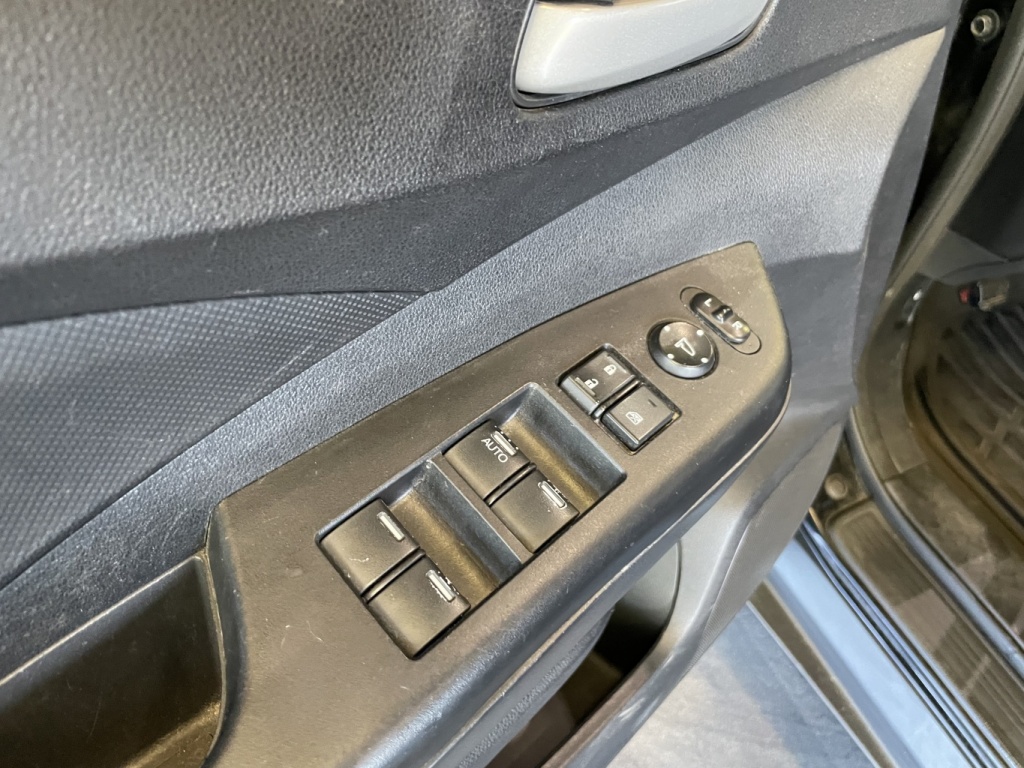 Honda CR-V LX 2015 — photo 15