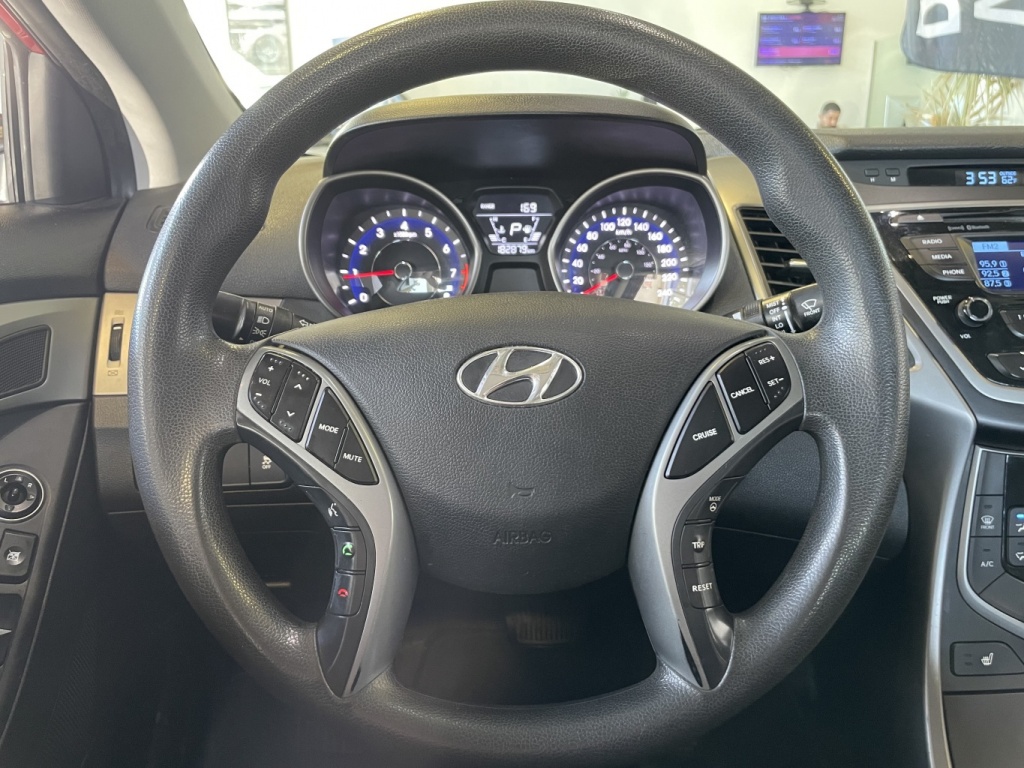 Hyundai Elantra GL 2016 — photo 20
