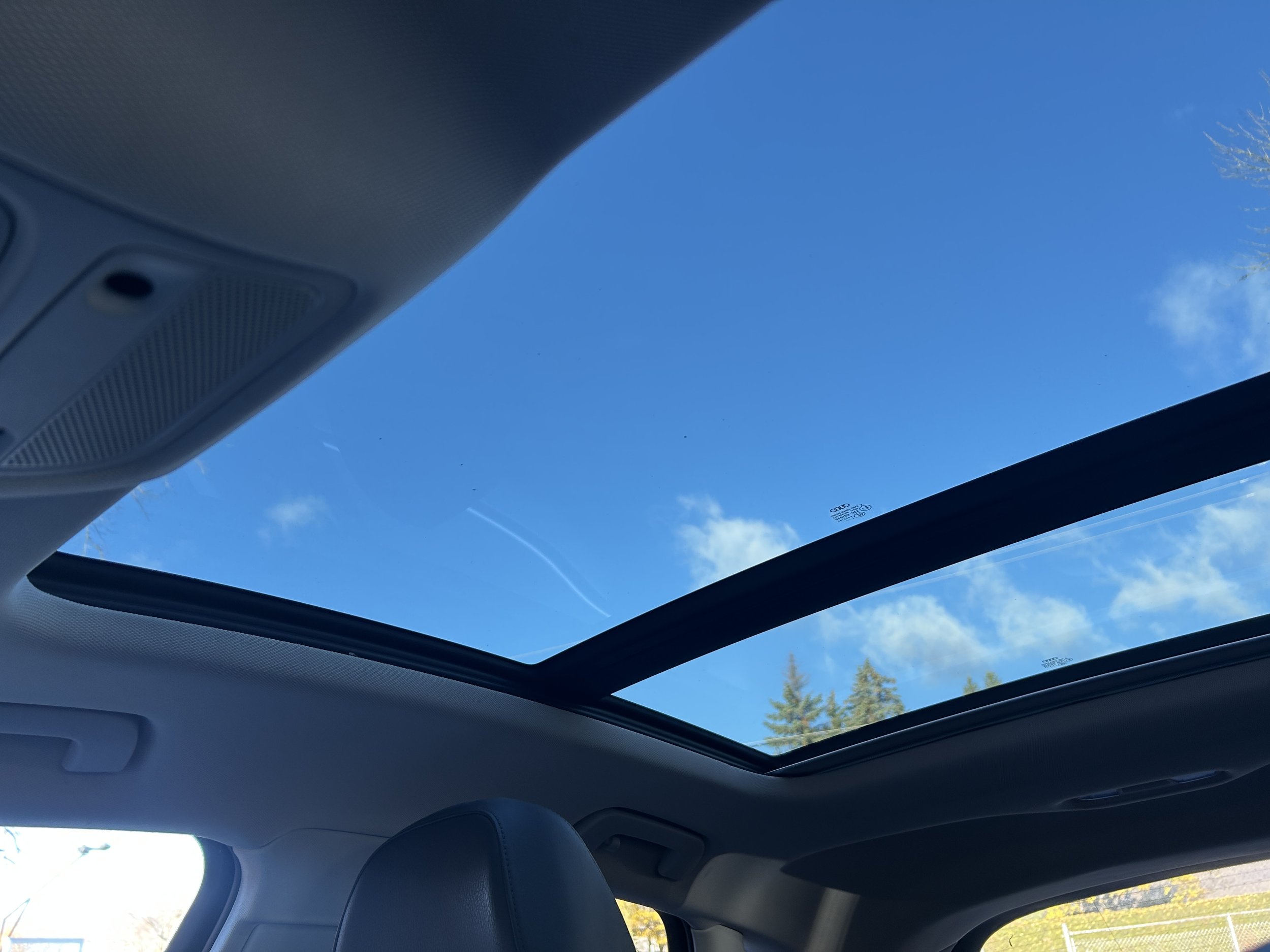 Audi Q3 2015 — photo 19