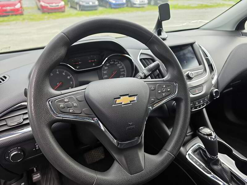 Chevrolet Cruze 2019 LT / AUTO + CAMERA + BLUETOOTH +++++ — photo 9