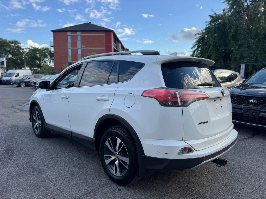Toyota RAV4 XLE 2017 — photo 10