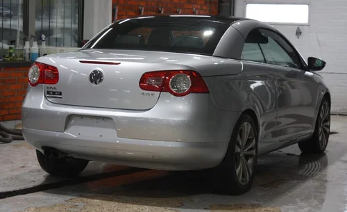 2009 VOLKSWAGEN EOS CONVERTIBLE — photo 6