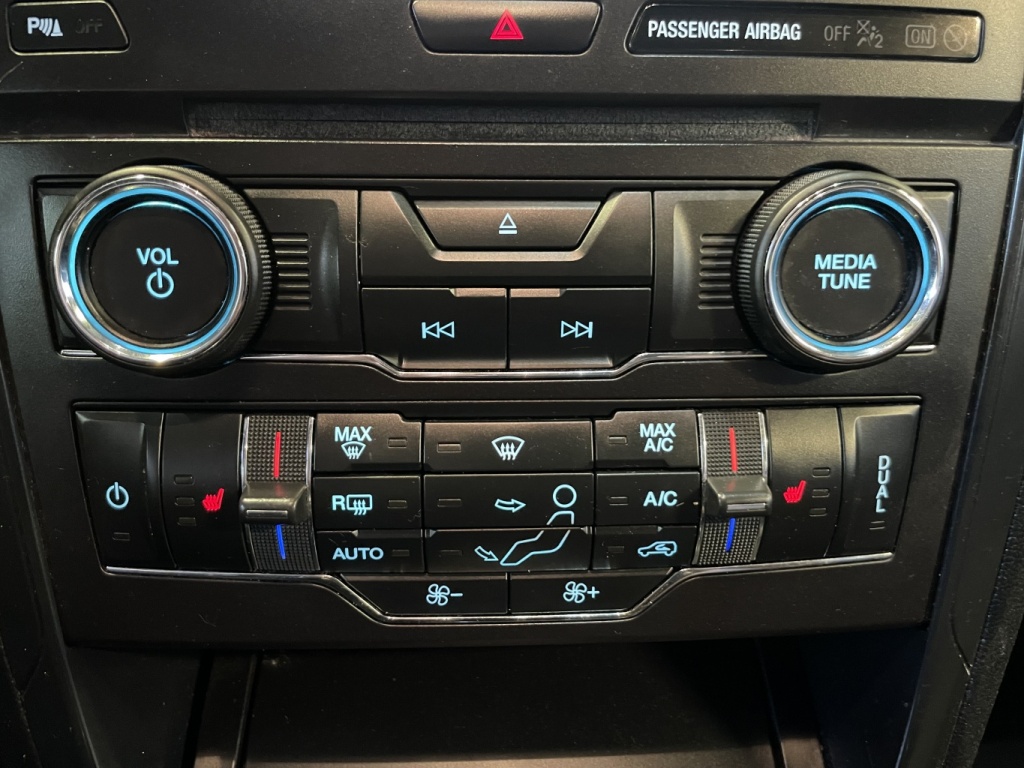 Ford Explorer XLT 2018 — photo 30