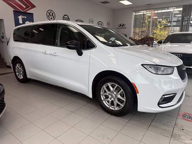 Chrysler Pacifica 2024 Touring-L / AUTO + CAMERA + CUIR + BLUETOOTH +++++ — photo 3
