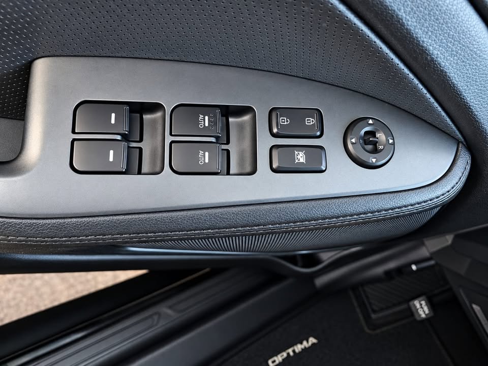 2013 Kia Optima — photo 15