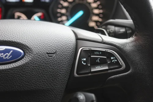 FORD Escape — photo 15