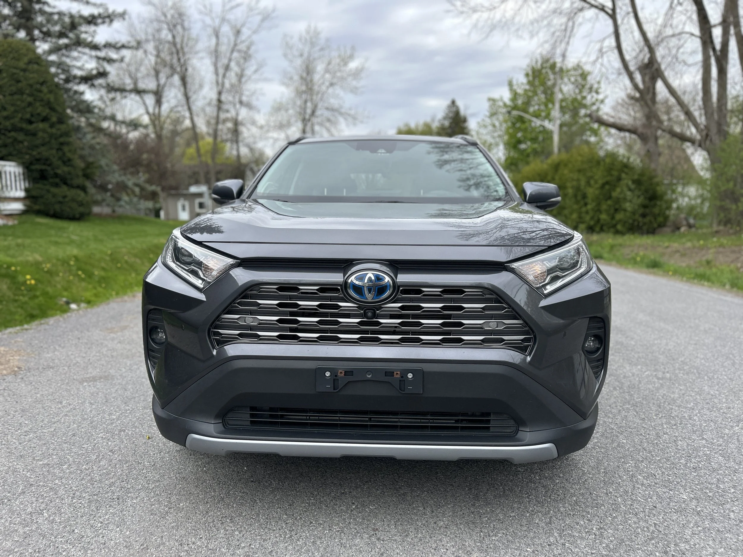 Toyota RAV4 Limited Hybrid 2021 — photo 2