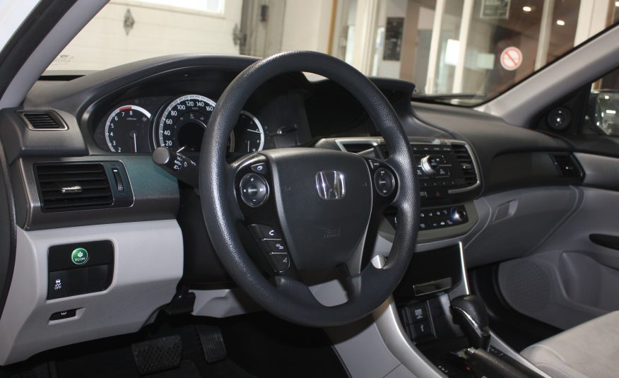 2015 HONDA ACCORD LX — photo 9