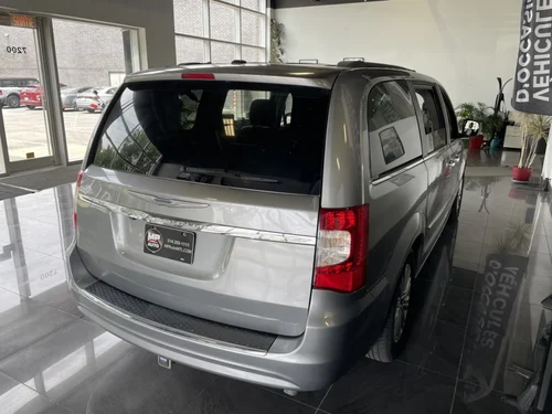 Chrysler Town & Country Touring 2015 — photo 7
