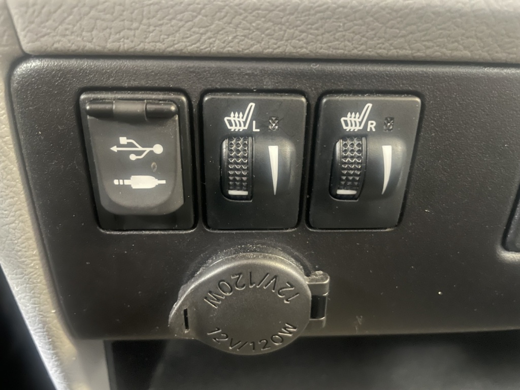 Toyota Sienna LE 2015 — photo 31