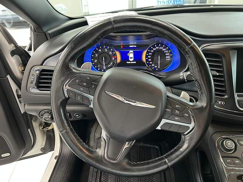 Chrysler 200 2016 S / TOIT PANO / CAMERA + CUIR + BLUETOOTH + BAS KM +++ — photo 12