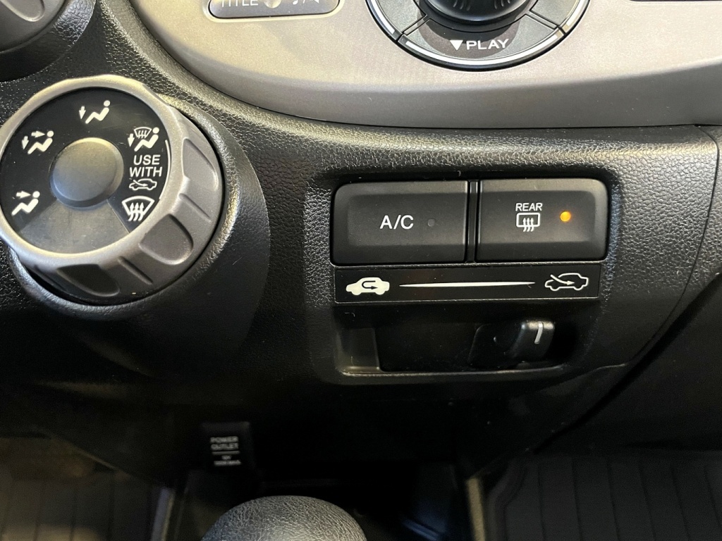 Honda Fit DX-A 2011 — photo 20