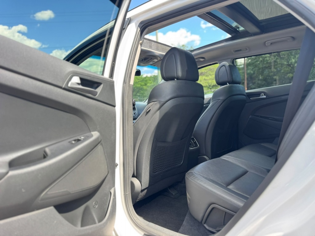 Hyundai Tucson SE 2018 — photo 10