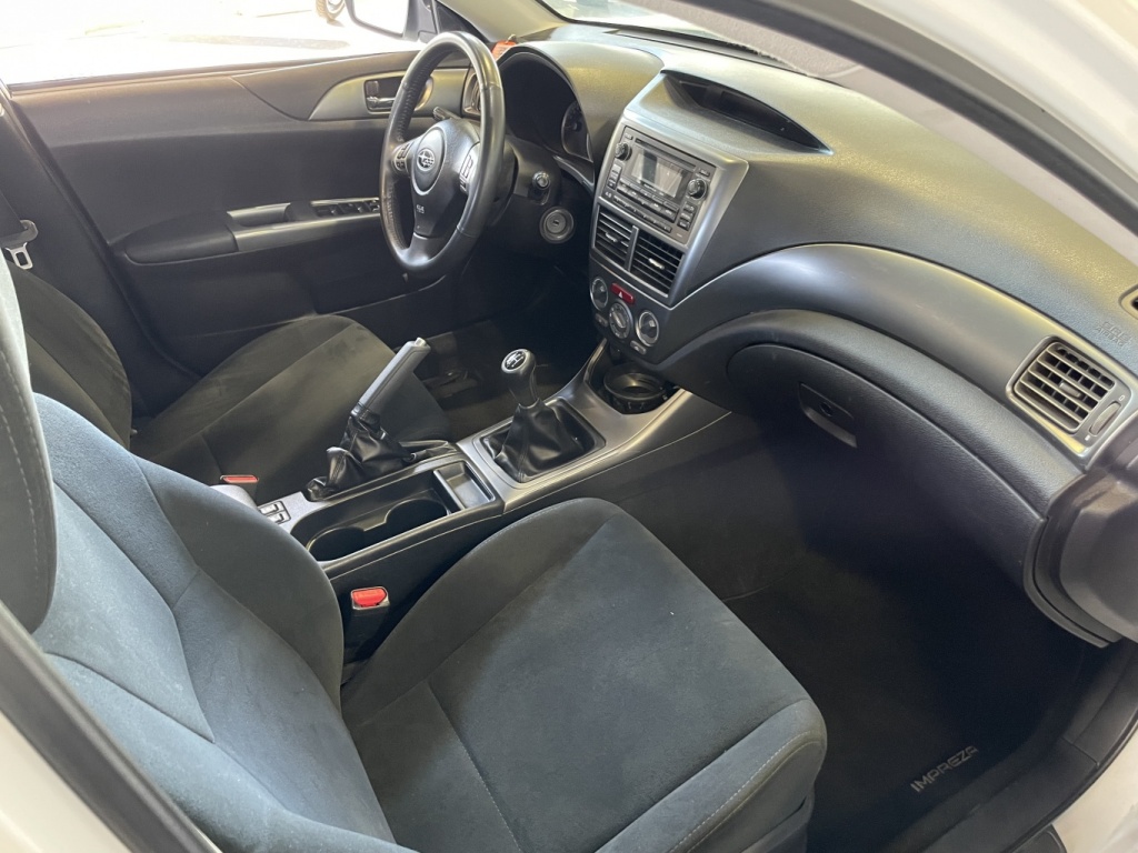 Subaru Impreza 2,5i avec Groupe Limited 2011 — photo 14