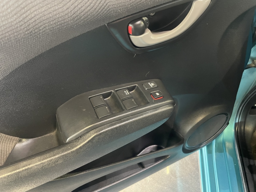 Honda Fit LX 2014 — photo 18