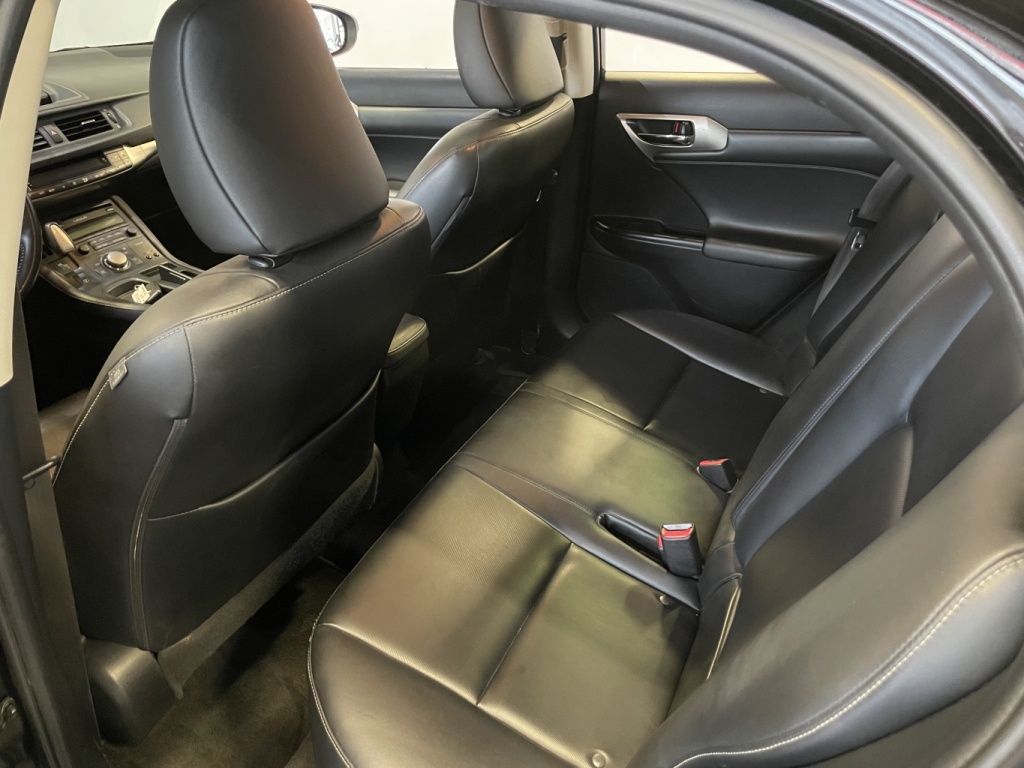 Lexus CT 200h  2014 — photo 9