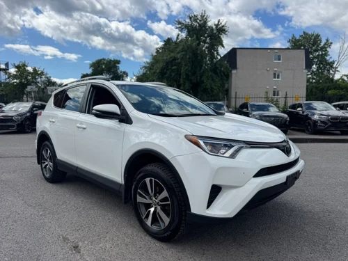 Toyota RAV4 LE 2018