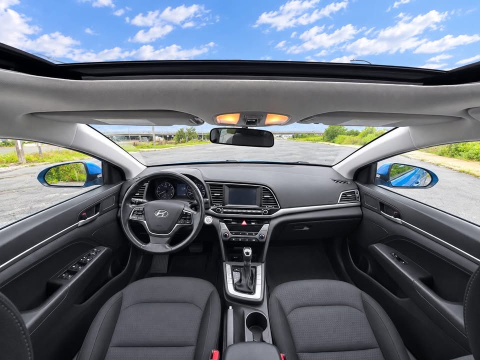 2017 Hyundai Elantra value edition — photo 4
