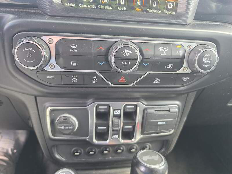 Jeep Wrangler 2021 UNLIMITED ALTITUDE / AUTO + CUIR + GPS + CAMERA + BLUETOOTH ++ — photo 19