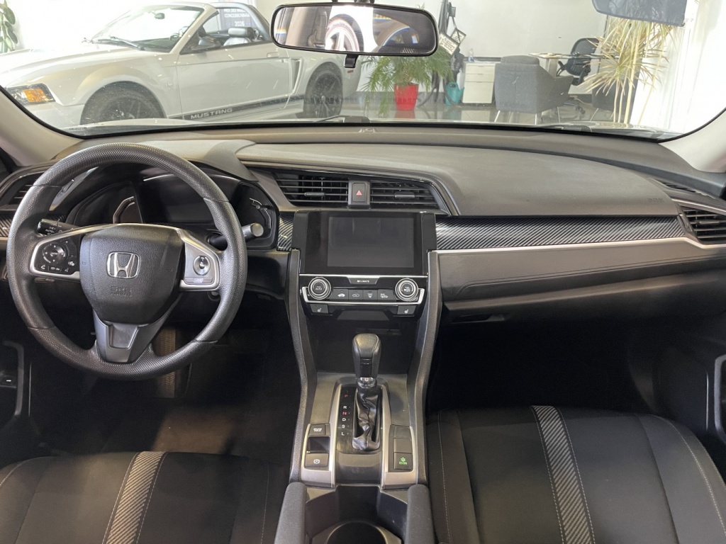 Honda Civic LX 2016 — photo 12