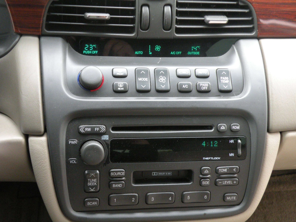 Cadillac Deville  2000 — photo 11