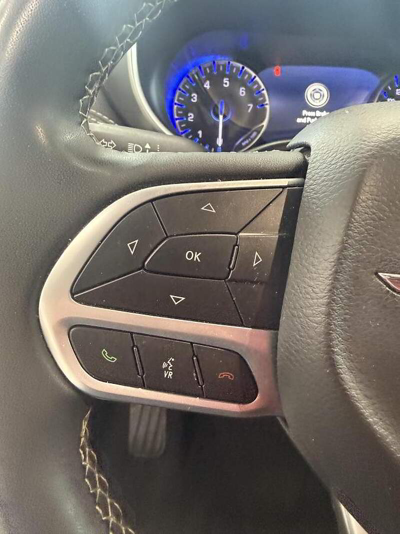 Chrysler Pacifica 2024 Touring-L / AUTO + CAMERA + CUIR + BLUETOOTH +++++ — photo 12