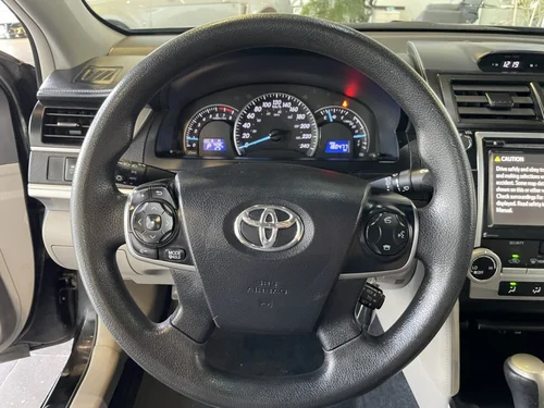 Toyota Camry LE 2014 — photo 16