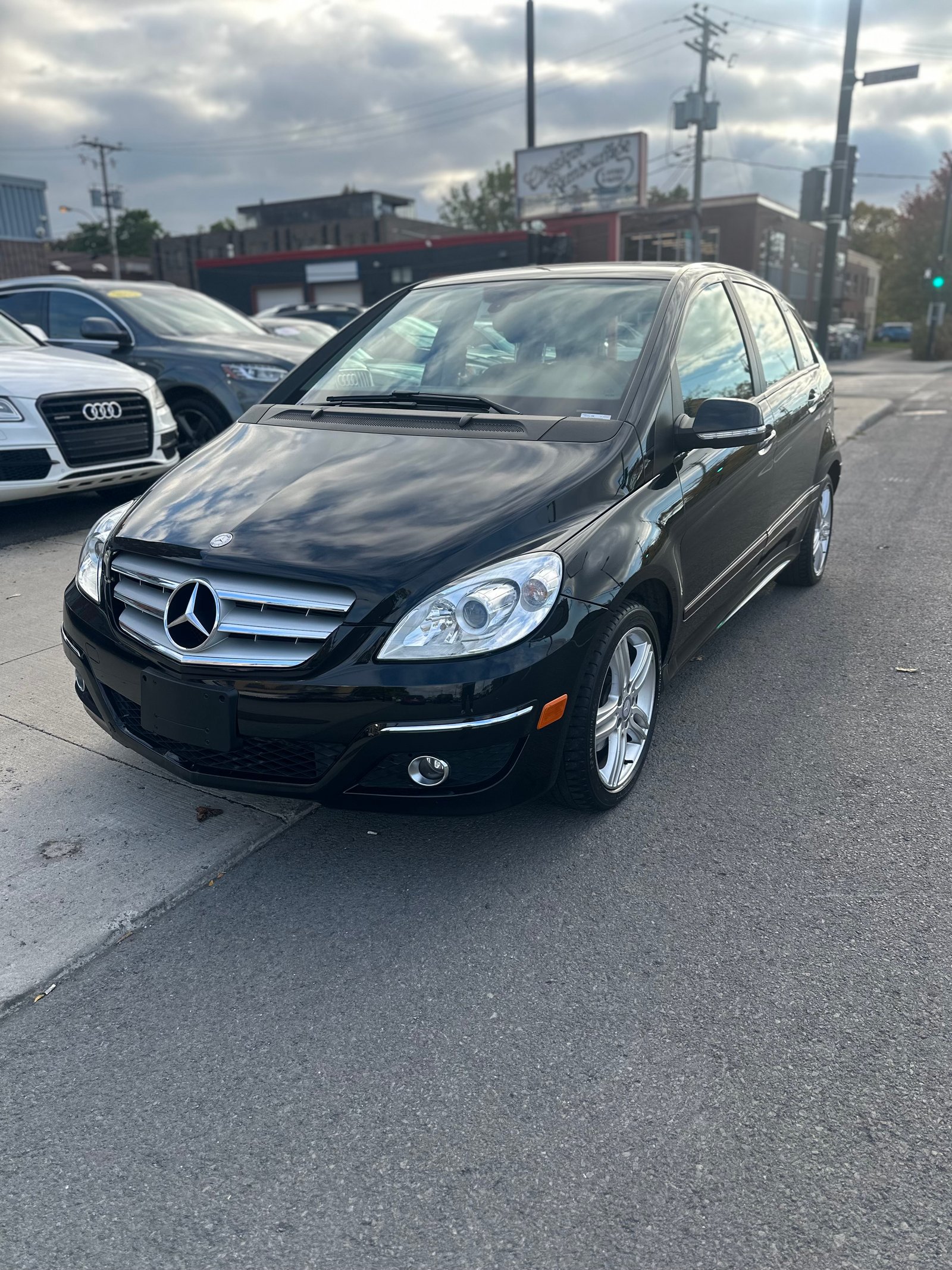 Mercedes-Benz B200 2011