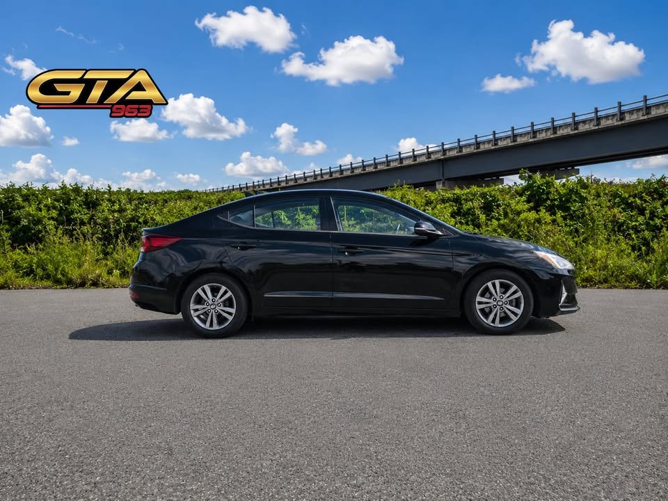 2019 Hyundai Elantra — photo 5