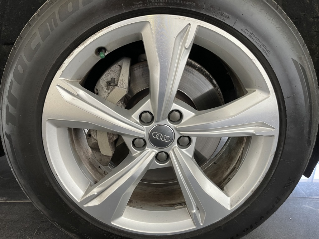 Audi Q5 Progressiv 2018 — photo 37