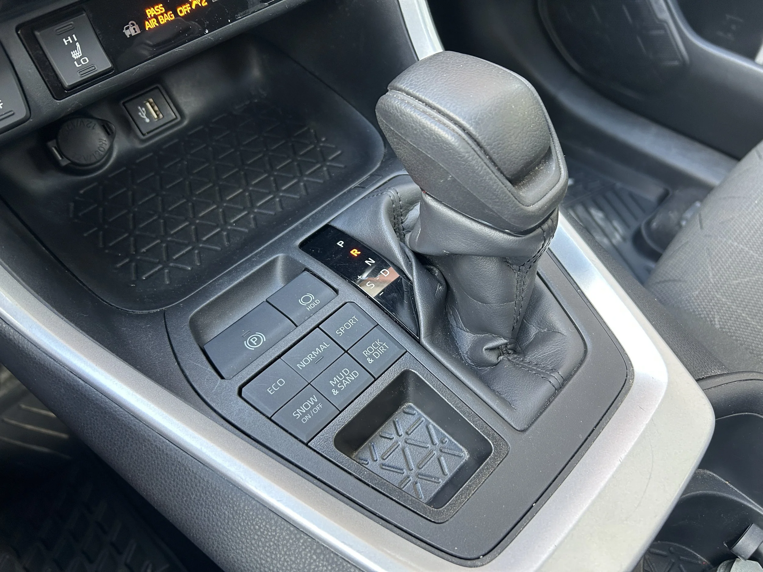 2024 Toyota RAV4 XLE — photo 18
