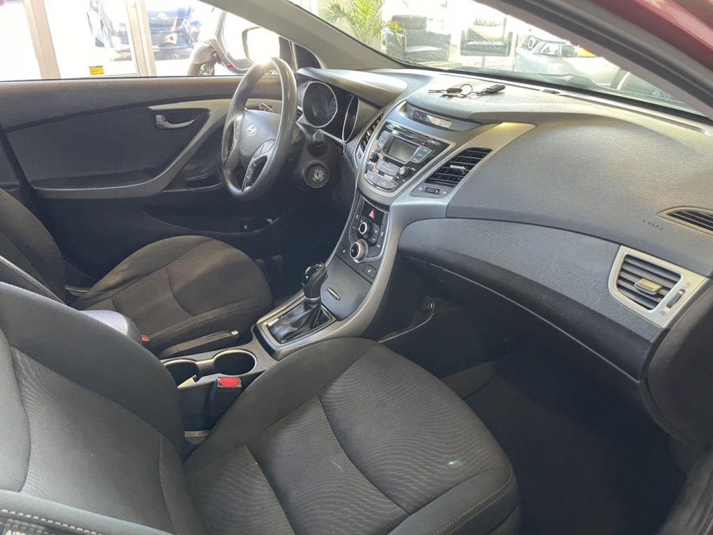 Hyundai Elantra GL 2016 — photo 16