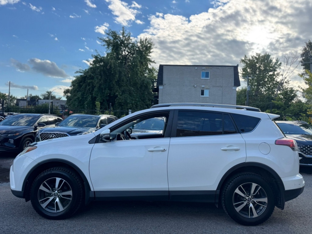 Toyota RAV4 XLE 2017 — photo 11