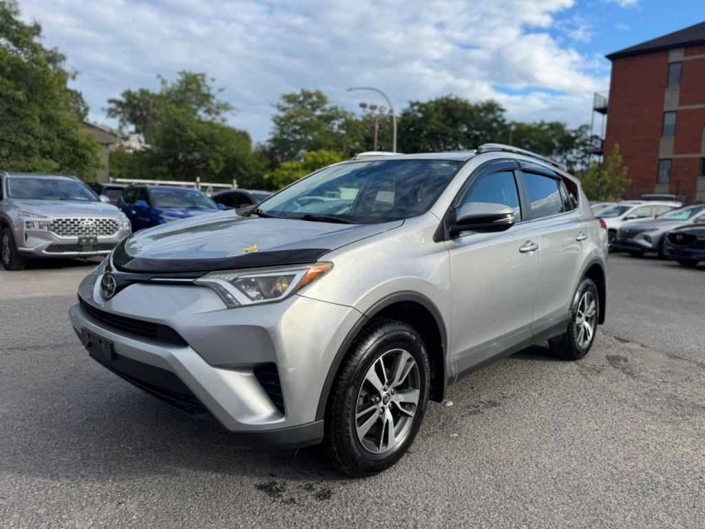 Toyota RAV4 LE 2018 — photo 4