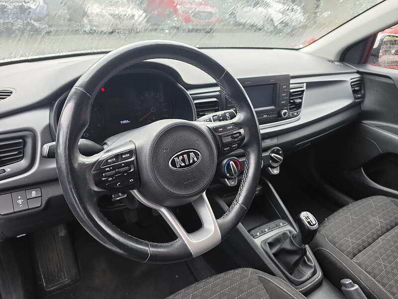 Kia Rio5 2019 LX / MANUEL + CAMERA + BLUETOOTH + BAS KM ++++ — photo 9