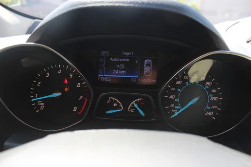 FORD Escape — photo 10