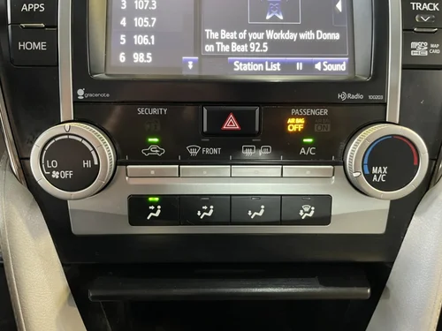 Toyota Camry LE 2014 — photo 24