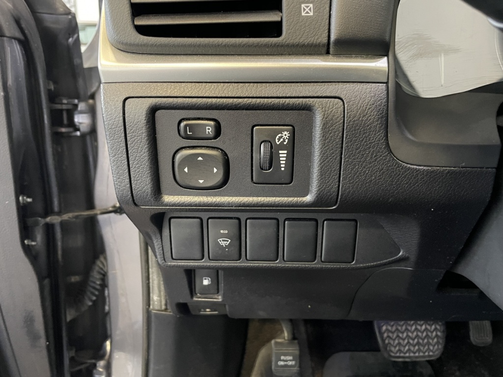 Lexus CT 200h  2012 — photo 15